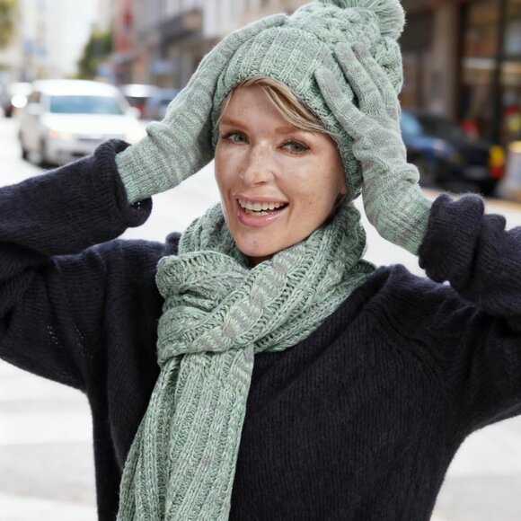 Winter Beanie Hat Scarf and Gloves Set for Women Warm Chunky Knitted Pom Cap - Picture 2 of 6